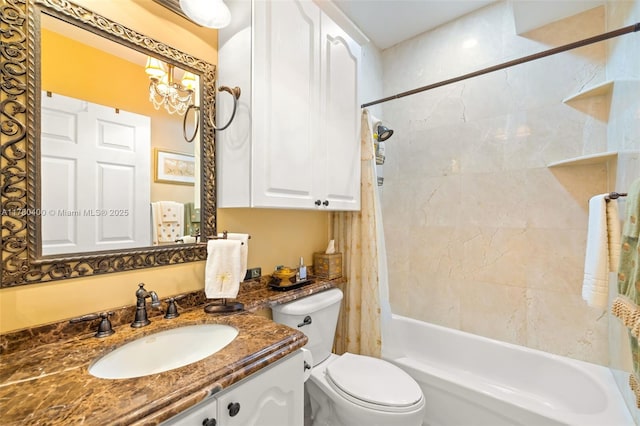 full bath featuring shower / tub combo with curtain, vanity, and toilet