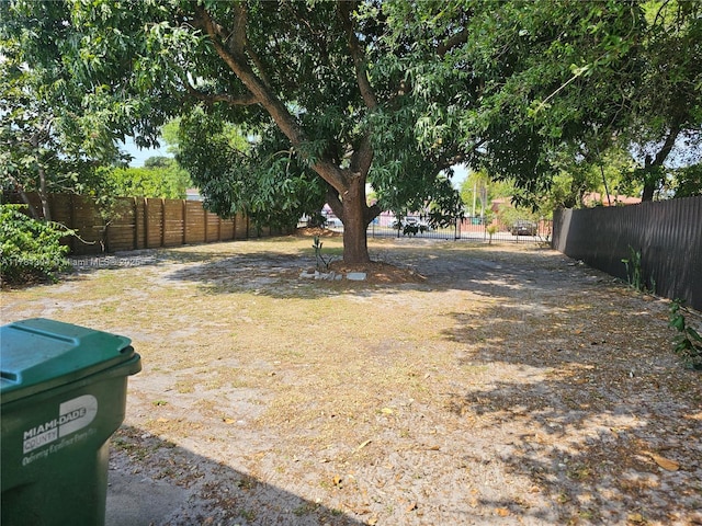 2255 NW 85th St, Miami, FL 33147 - view of yard featuring a fenced backyard