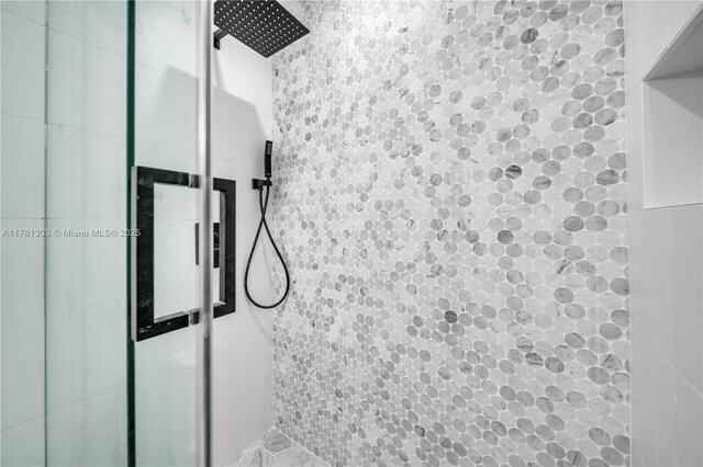 5020 SW 92nd Ave, Miami, FL 33165 - bathroom view of tiled shower