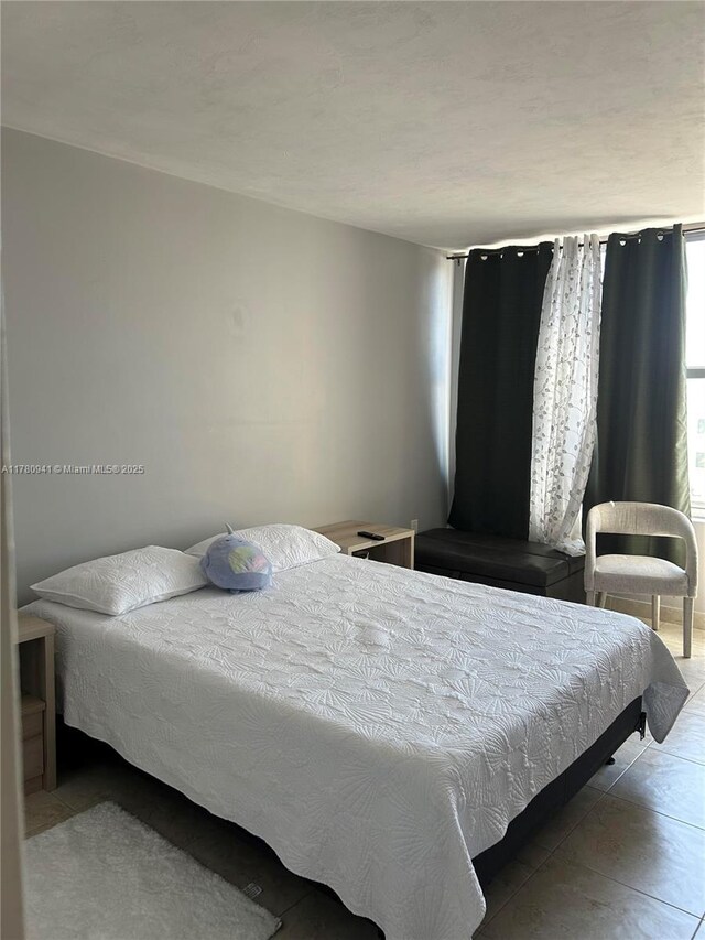 2899 Collins Ave Unit 708, Miami Beach, FL 33140 - view of bedroom
