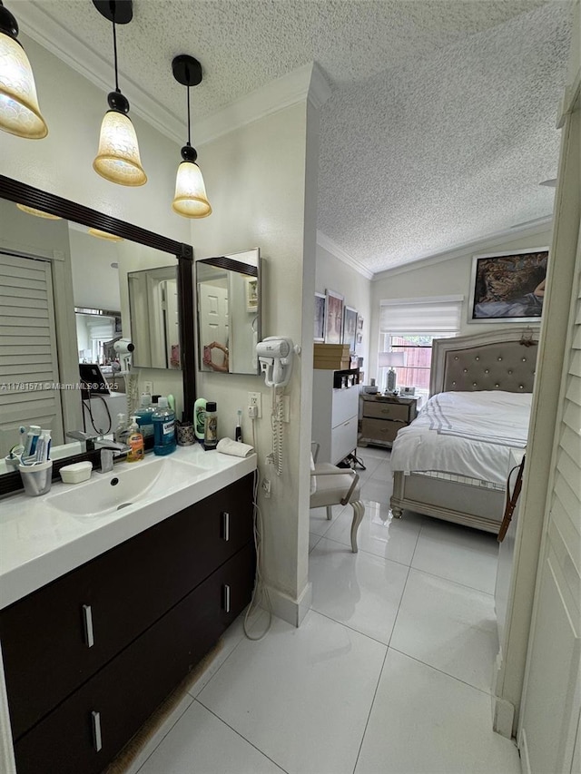 17012 NW 66th Ct, Hialeah, FL 33015 - ensuite bathroom featuring ensuite bathroom, ornamental molding, a textured ceiling, tile patterned floors, and lofted ceiling