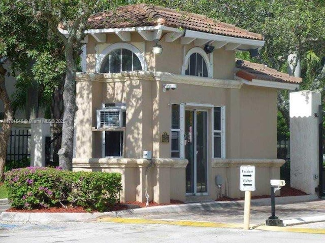 1551 Seagrape Way, Hollywood, FL 33019 - view of property featuring fence