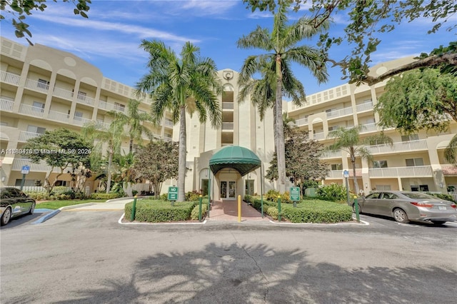 10770 NW 66th St Unit 203, Doral, FL 33178 - view of apartment building / complex