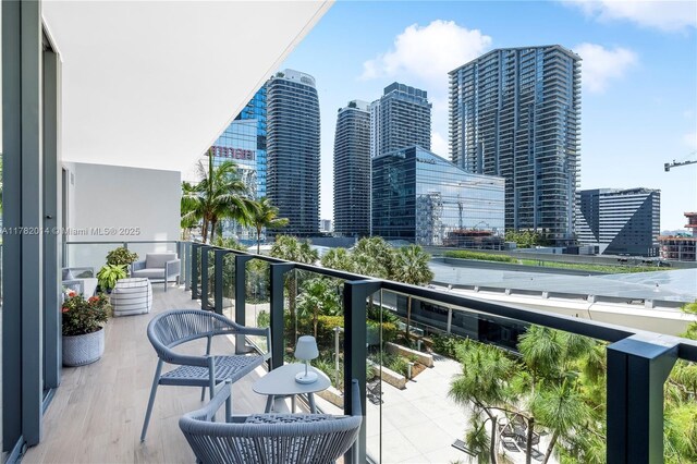68 SE 6th St Unit 810, Miami, FL 33131 - balcony with a skyline view