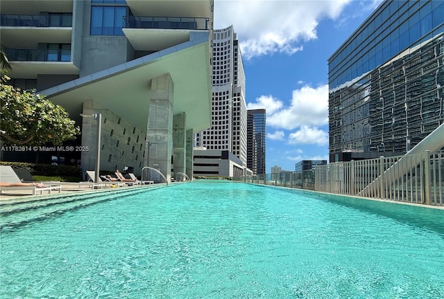 68 SE 6th St Unit 810, Miami, FL 33131 - view of community pool