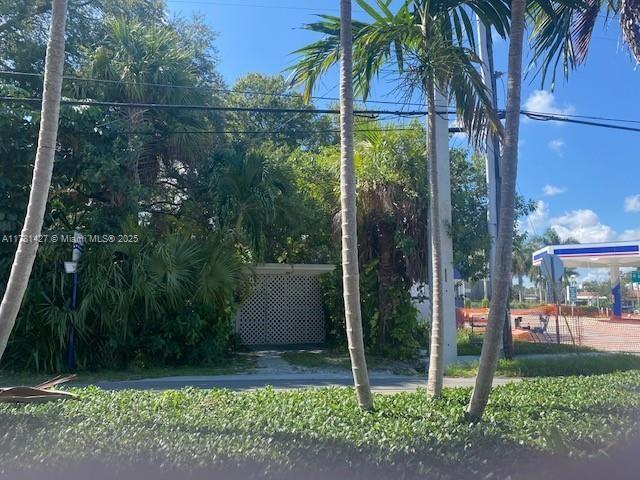 823 SE 18th St, Fort Lauderdale, FL 33316 - photo 3