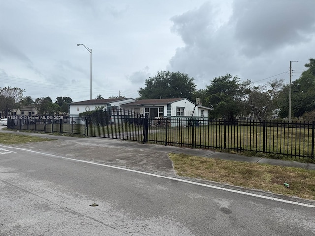 18300 NW 10th Ct, Miami Gardens, FL 33169 - exterior space featuring a fenced front yard