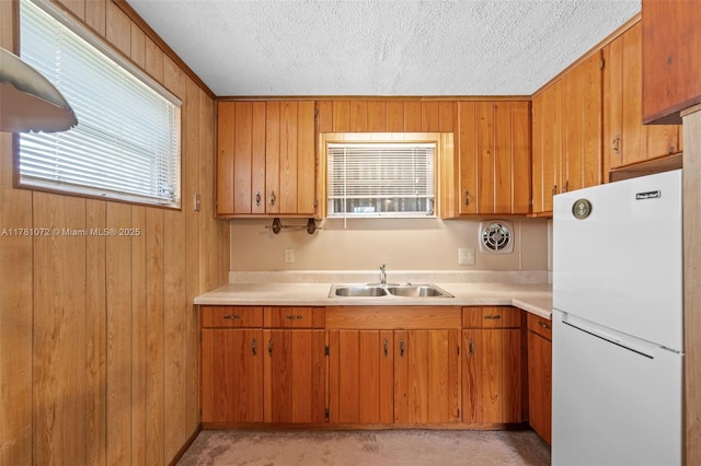 16901 SW 89th Ave, Palmetto Bay, FL 33157 - kitchen with light countertops, a sink, freestanding refrigerator, and a textured ceiling