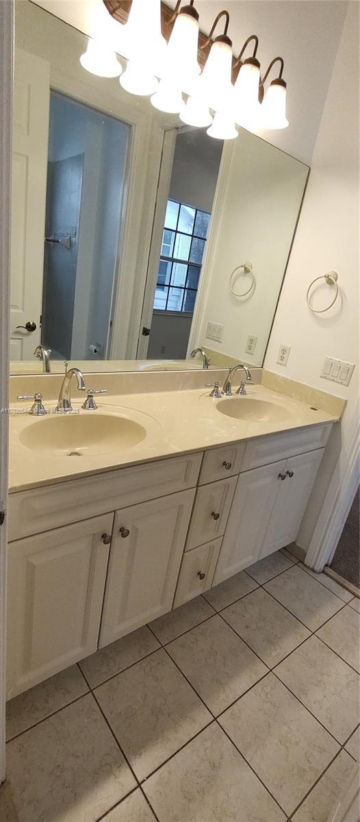 4713 Village Way, Davie, FL 33314 - full bath with double vanity and tile patterned flooring