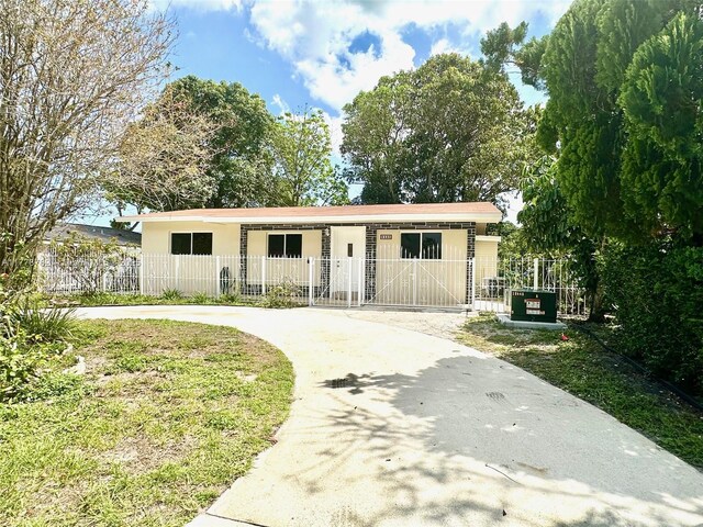6440 SW 20th St, Miramar, FL 33023 - ranch-style home with curved driveway
