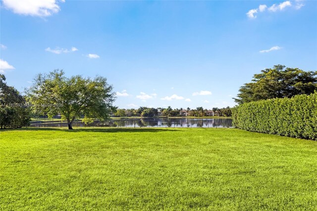 10972 Pine Lodge Trl, Davie, FL 33328 - view of yard featuring a water view