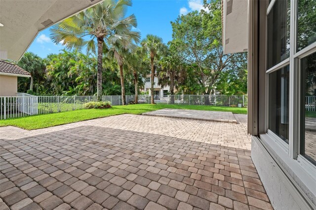 1807 Victoria Pointe Cir, Weston, FL 33327 - view of patio