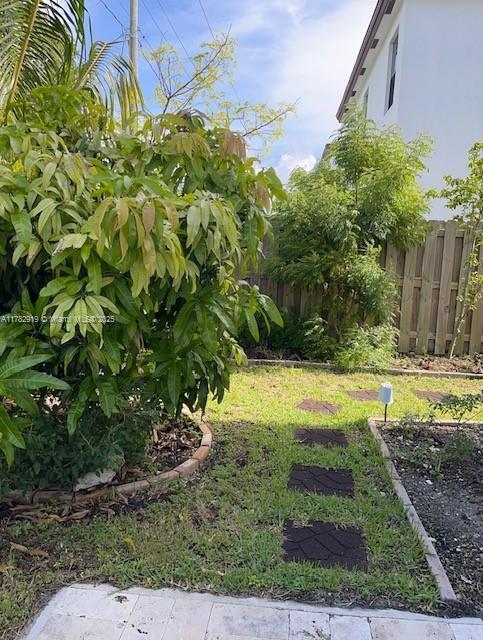 20900 NE 2nd Ct, Miami, FL 33179 - view of yard featuring fence
