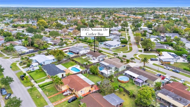 bird's eye view with a residential view