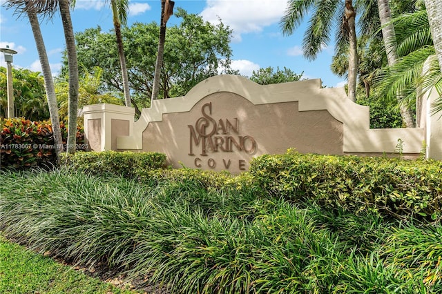 view of community / neighborhood sign