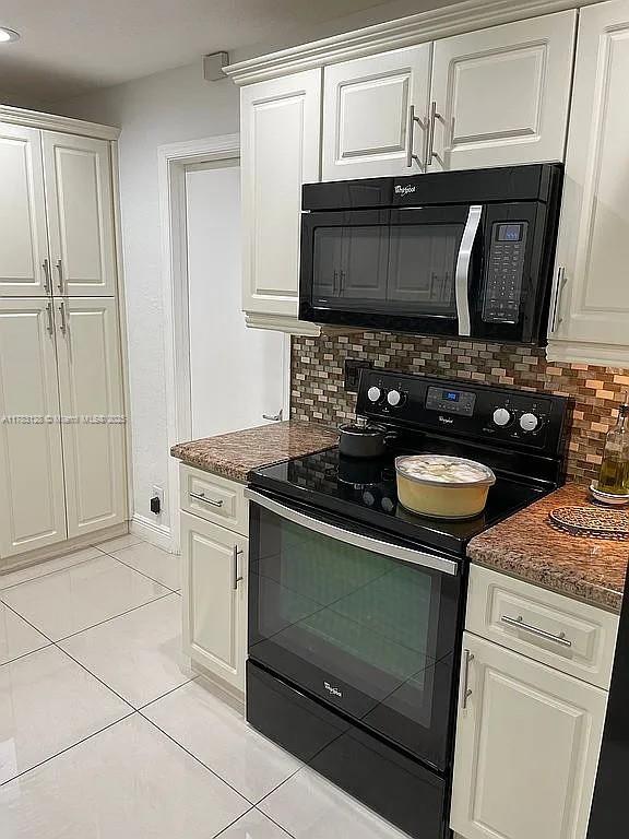 1411 NW 90th Dr, Plantation, FL 33322 - photo 6