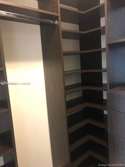 20301 W Country Club Dr Unit 830, Aventura, FL 33180 - view of walk in closet