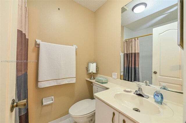 8390 NW 103rd St Unit 205H, Hialeah Gardens, FL 33016 - bathroom featuring visible vents, toilet, vanity, and a shower with curtain