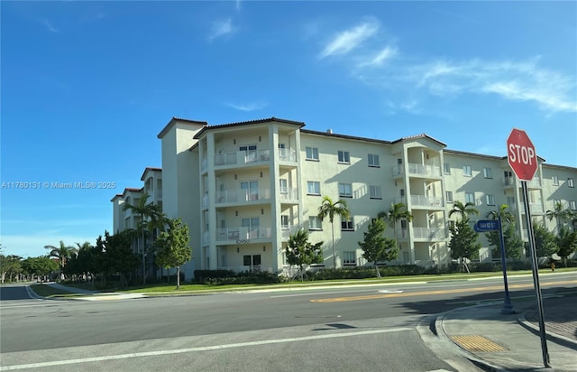 10950 NW 82nd St Unit 420, Doral, FL 33178 - view of building exterior