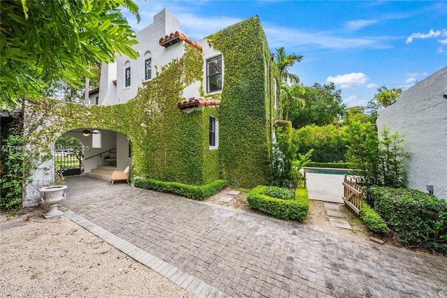 exterior space featuring fence