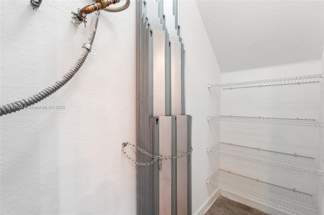 340 NE 208th Ter, Miami, FL 33179 - view of walk in closet