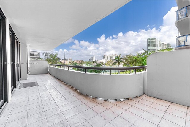 19667 Turnberry Way Unit 3F, Aventura, FL 33180 - balcony featuring a city view
