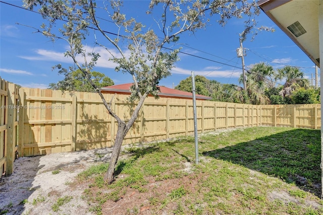 view of yard featuring a fenced backyard