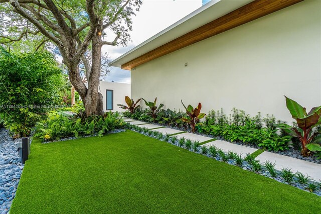 view of grassy yard