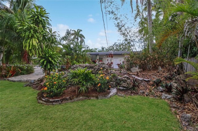 8435 SW 157th St, Palmetto Bay, FL 33157 - view of yard