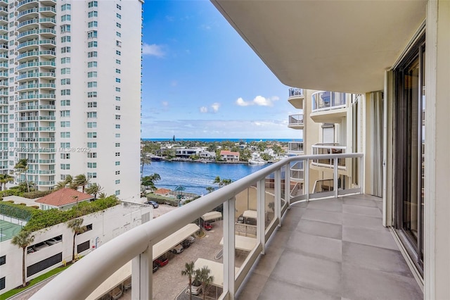 20191 E Country Club Dr Unit 802, Aventura, FL 33180 - balcony featuring a water view