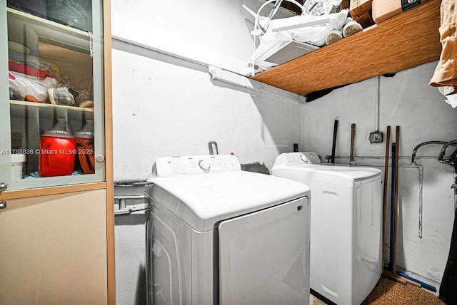 5080 E 5th Ave, Hialeah, FL 33013 - laundry room with washer and dryer