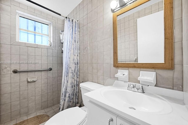 5080 E 5th Ave, Hialeah, FL 33013 - full bath featuring tile walls, tiled shower, and vanity