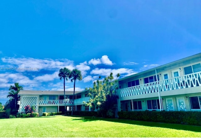 900 Atlantic Shores Blvd Unit 126, Hallandale Beach, FL 33009 - view of community with a yard