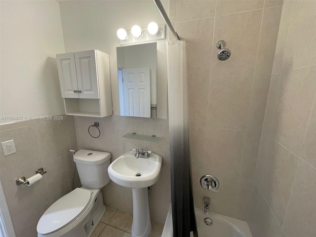 271 NW 57th Ct, Miami, FL 33126 - bathroom featuring shower / tub combo with curtain, tile walls, toilet, and tile patterned flooring