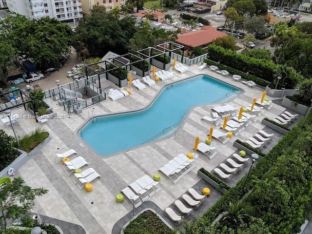 650 NE 32nd St Unit Bh6, Miami, FL 33137 - community pool with a patio area