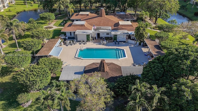 bird's eye view featuring a water view