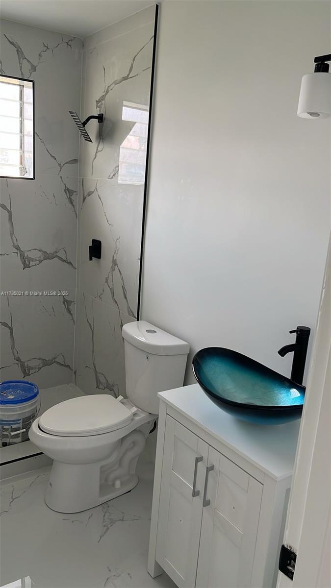 301 NW 194th Ter, Miami Gardens, FL 33169 - photo 2