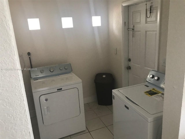 1221 W 62nd St, Hialeah, FL 33012 - laundry area with laundry area and washing machine and clothes dryer