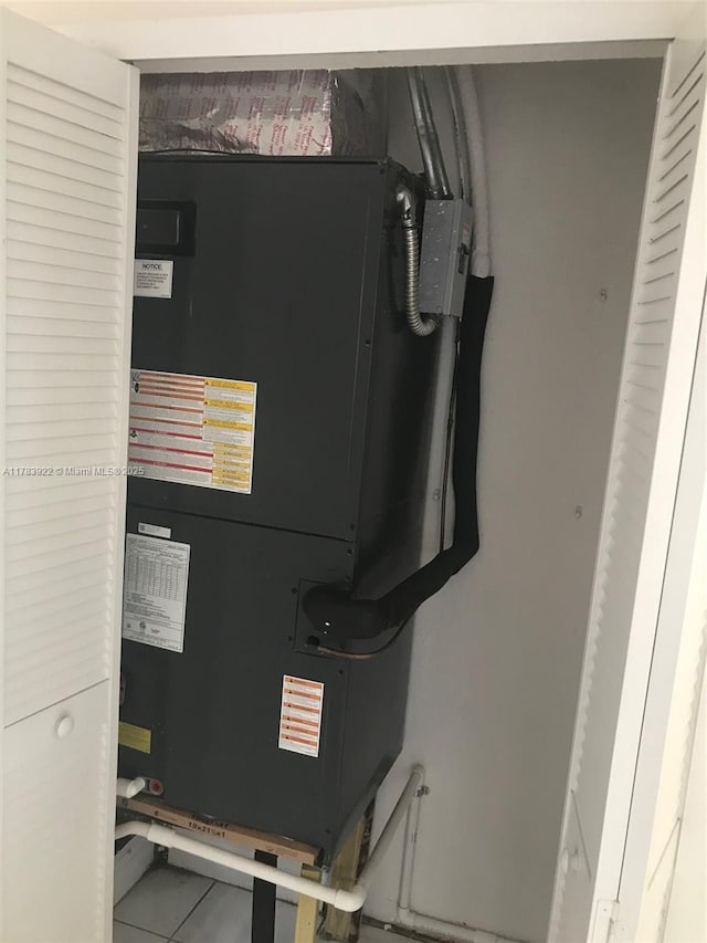1221 W 62nd St, Hialeah, FL 33012 - utilities with heating unit
