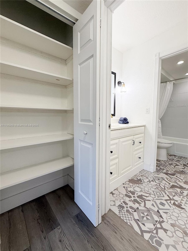 1601 S Flagler Dr Unit 211O, West Palm Beach, FL 33401 - view of closet
