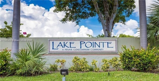 202 Lake Pointe Dr Unit 105, Oakland Park, FL 33309 - view of community sign