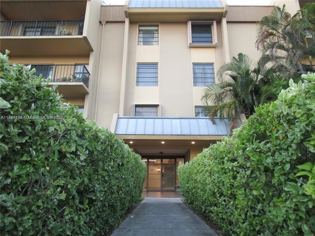 10421 N Kendall Dr Unit C104, Miami, FL 33176 - photo 3
