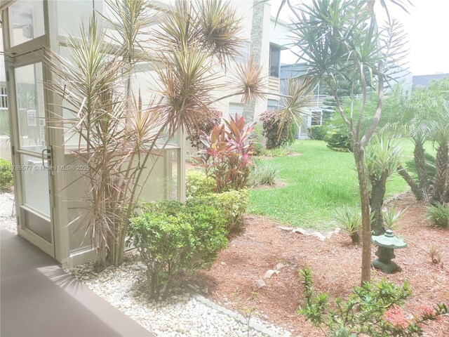 60 Burgundy B 60, Delray Beach, FL 33484 - view of yard