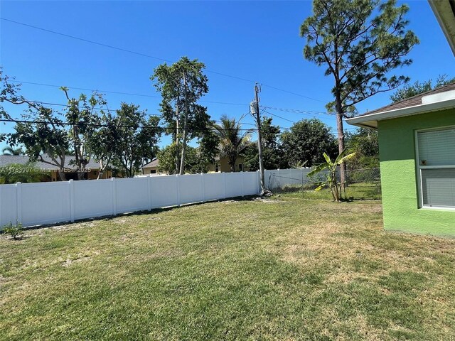 1214 SW Patricia Ave, Port St Lucie, FL 34953 - view of yard