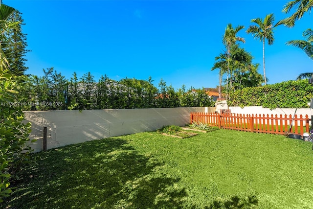 view of yard featuring fence private yard