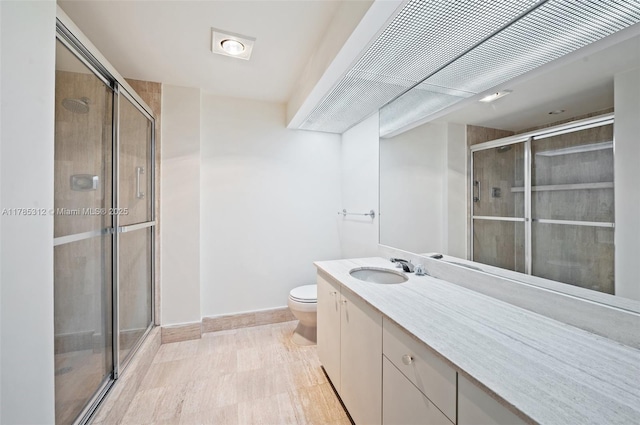 20191 E Country Club Dr Unit Ts3, Aventura, FL 33180 - full bath with a shower stall, toilet, vanity, and baseboards