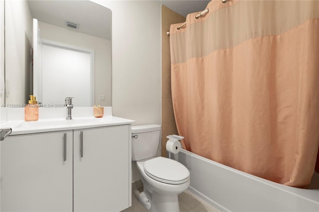 8292 NW 43rd St, Doral, FL 33166 - bathroom featuring vanity, shower / tub combo, and tile patterned floors