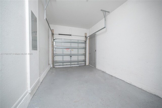 445 NE 21st Ave, Homestead, FL 33033 - view of garage