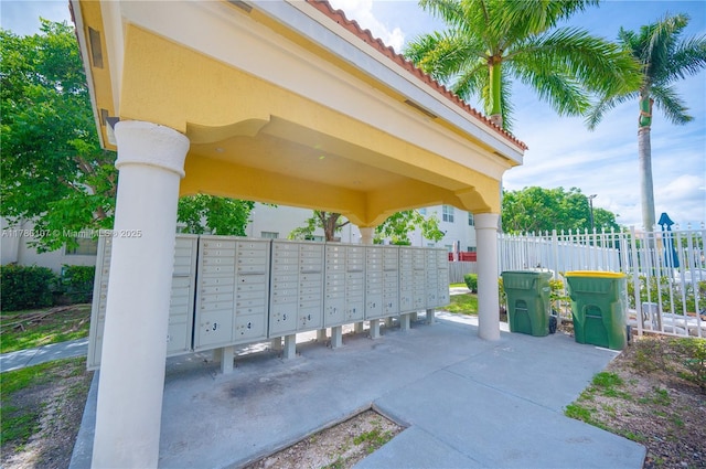 445 NE 21st Ave, Homestead, FL 33033 - surrounding community with mail area