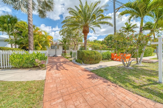 7215 SW 16th St, Miami, FL 33155 - view of home's community with a fenced front yard